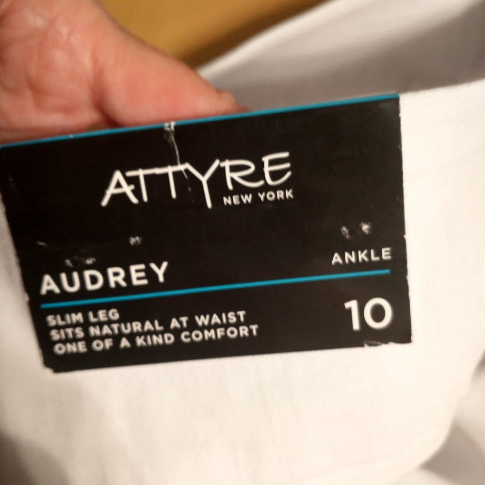 NWT Attyre Audrey Ankle  Slim Leg White Pants with Colorful Striped Hem - Picture 11 of 13